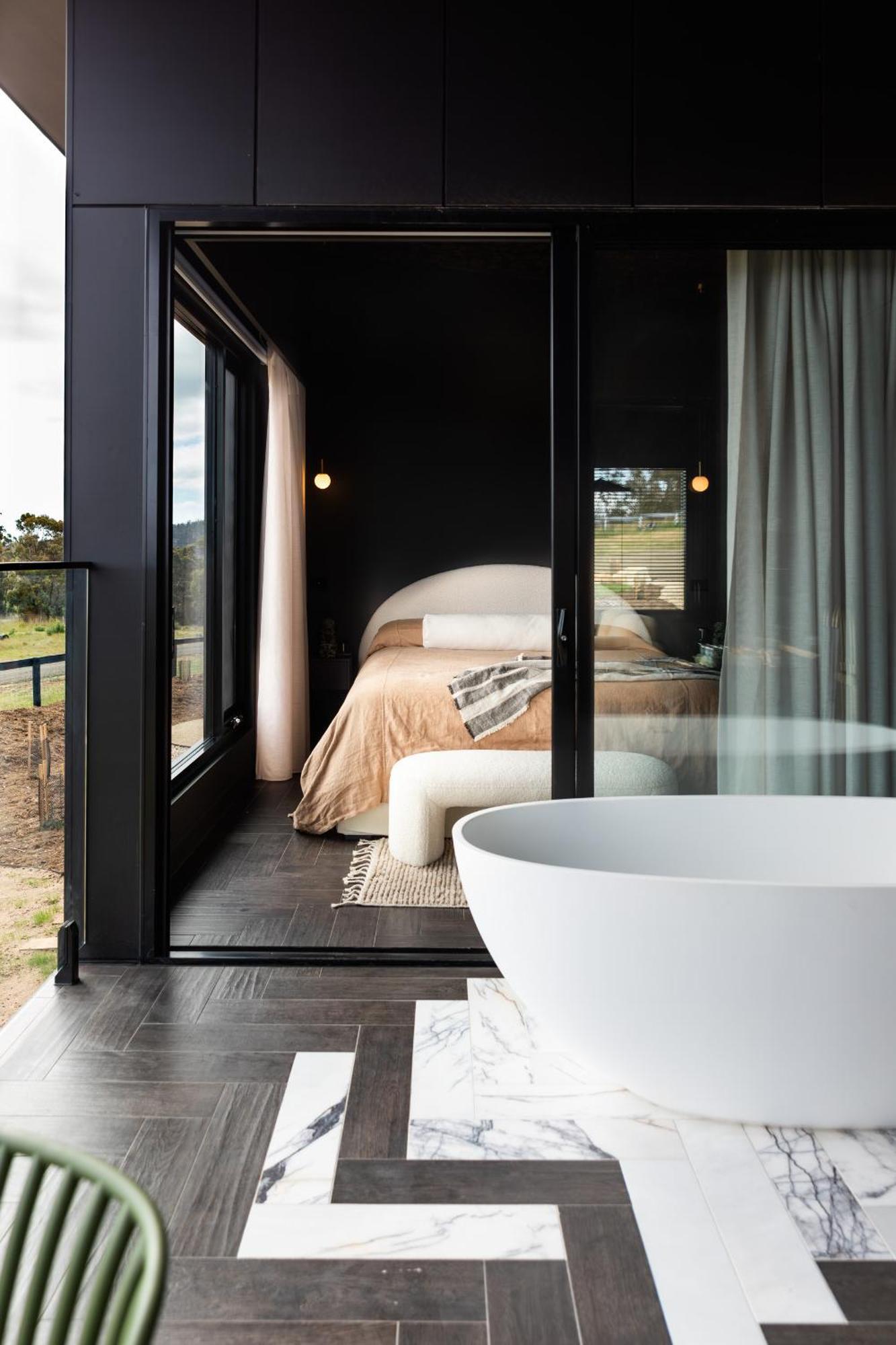 Wherewithal Luxury Suites Carlton Екстериор снимка