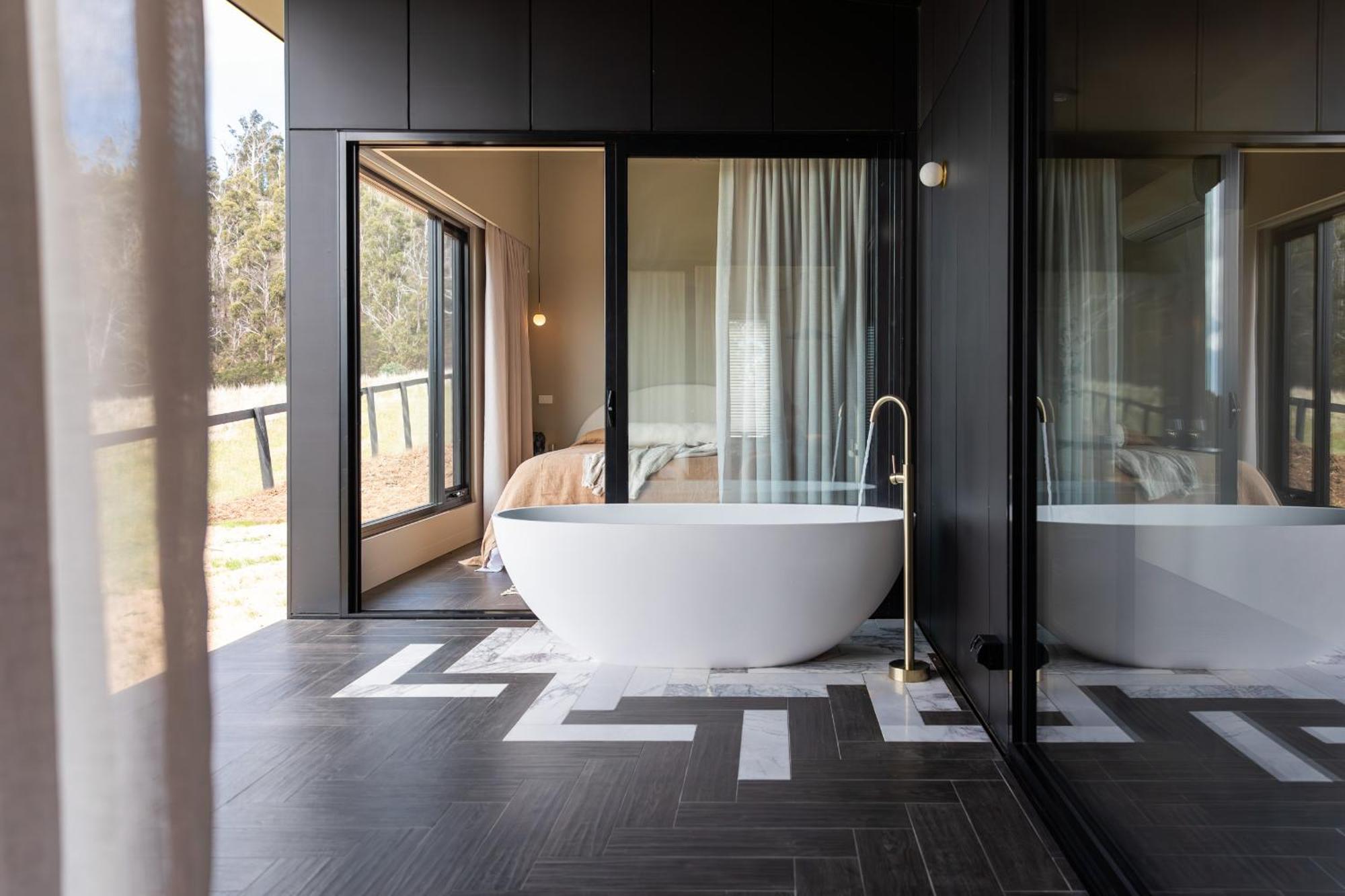 Wherewithal Luxury Suites Carlton Екстериор снимка